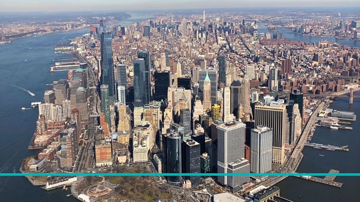 Vista del skyline del downtown de Nueva York desde un helicóptero.