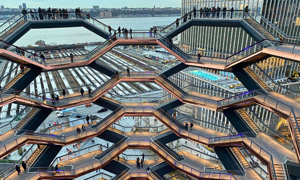Vessel, estructura en forma de panal con vistas al río Hudson en el barrio de Hudson Yards.