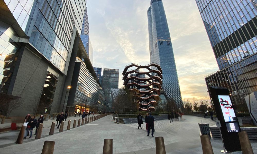 Vessel desde lejos en el barrio de Hudson Yards.